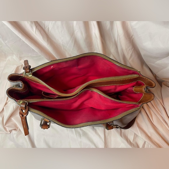 Dooney & Bourke Med Size Leather tote beige red inside - Picture 9 of 9